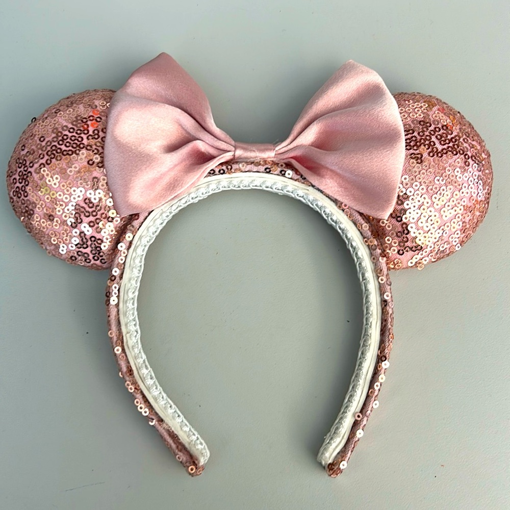 Disney Minnie Mouse ears headband!